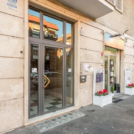 Genzano Tourist 아파트